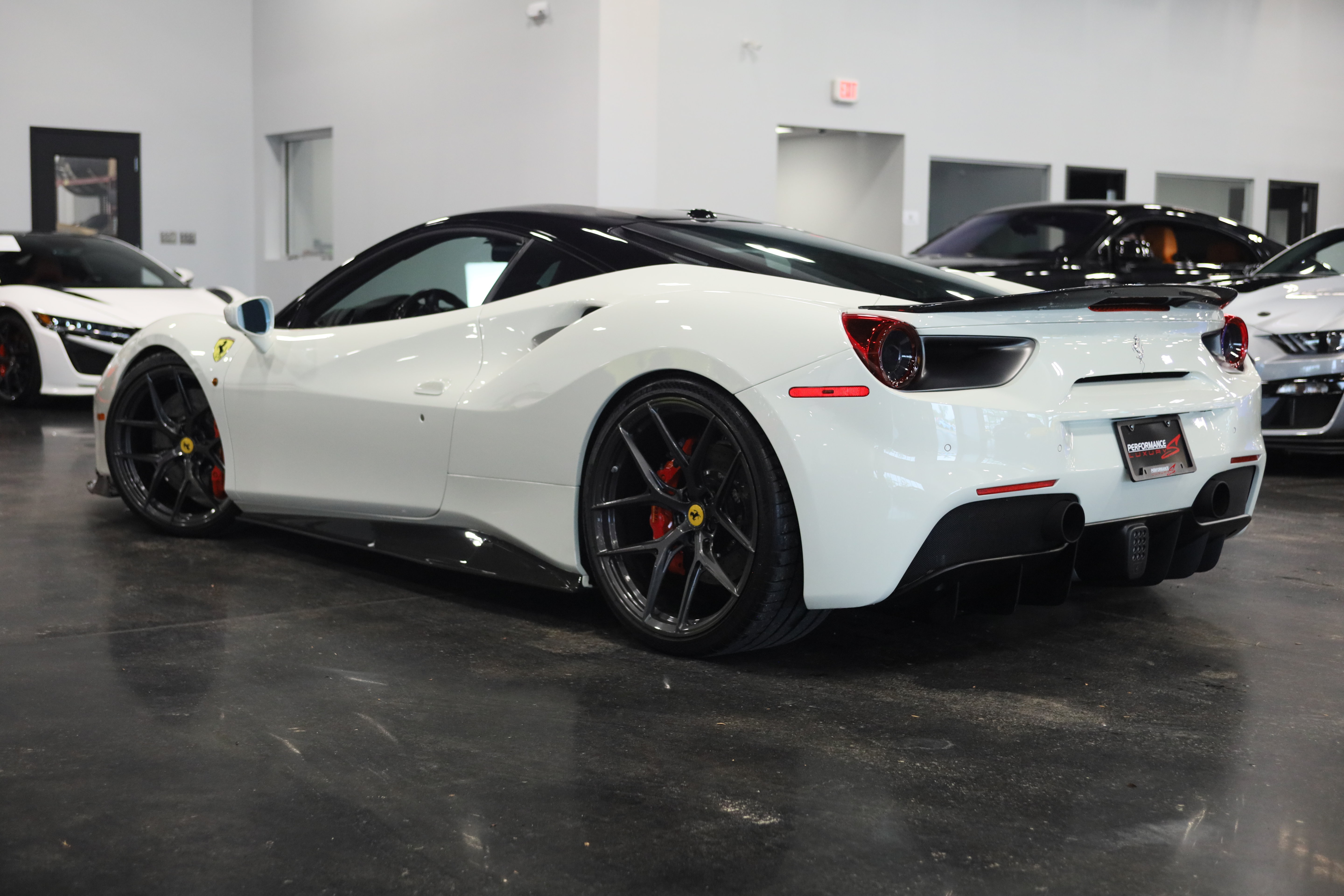 Used 2018 Ferrari 488 GTB RWD image 4