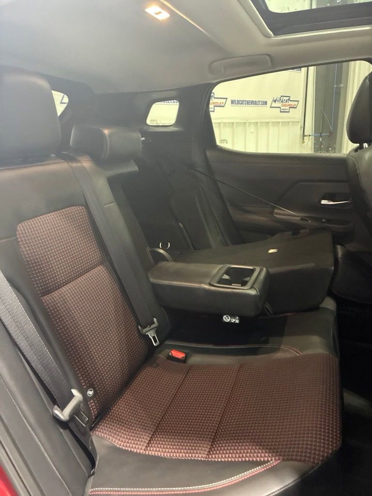 Used 2025 Nissan Kicks SR w/ SR Premium Package FWD image 38