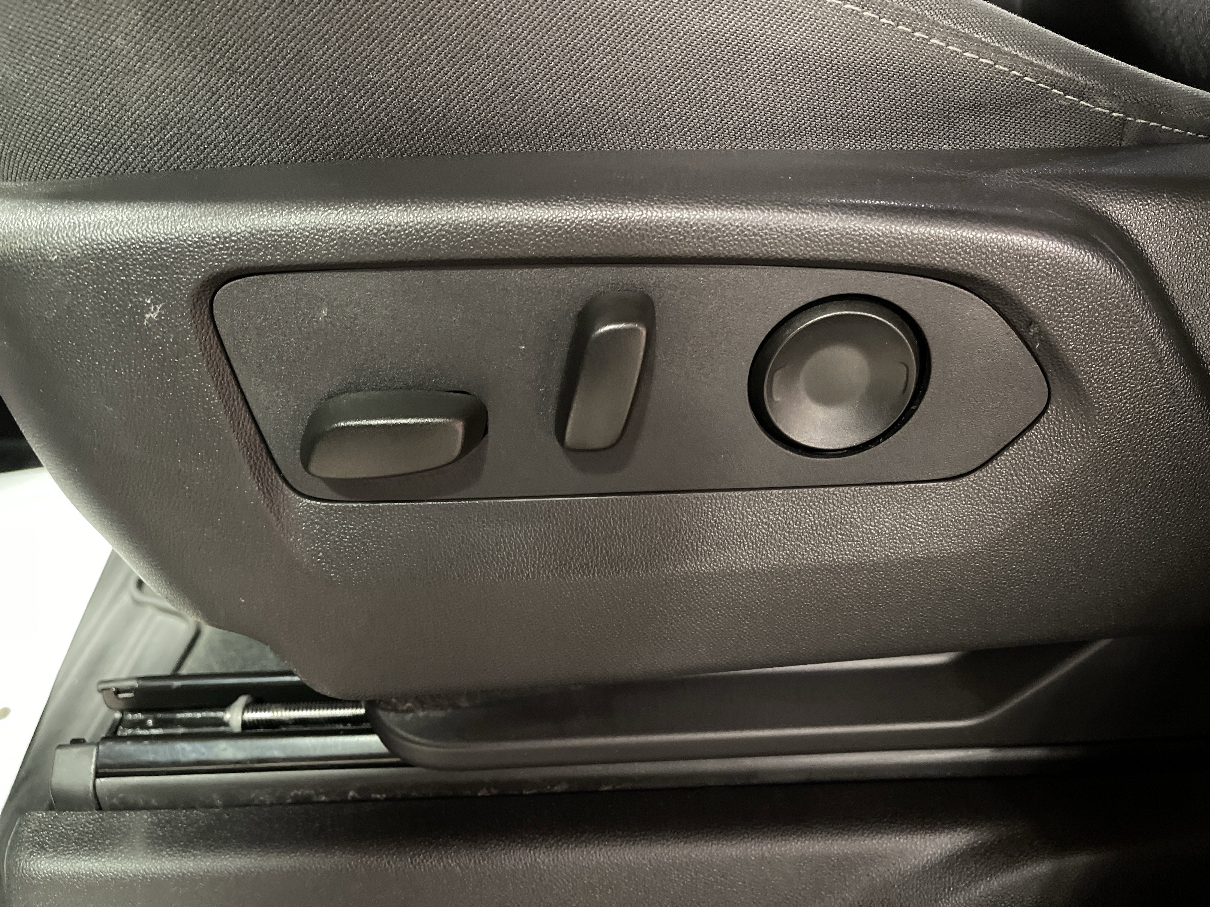 Used 2024 GMC Sierra 1500 Elevation image 12