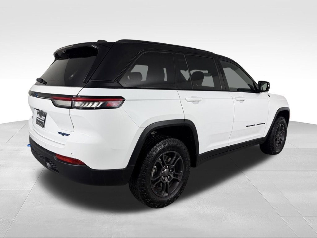 Used 2024 Jeep Grand Cherokee Trailhawk w/ Advanced Protech Group II AWD/4WD image 10