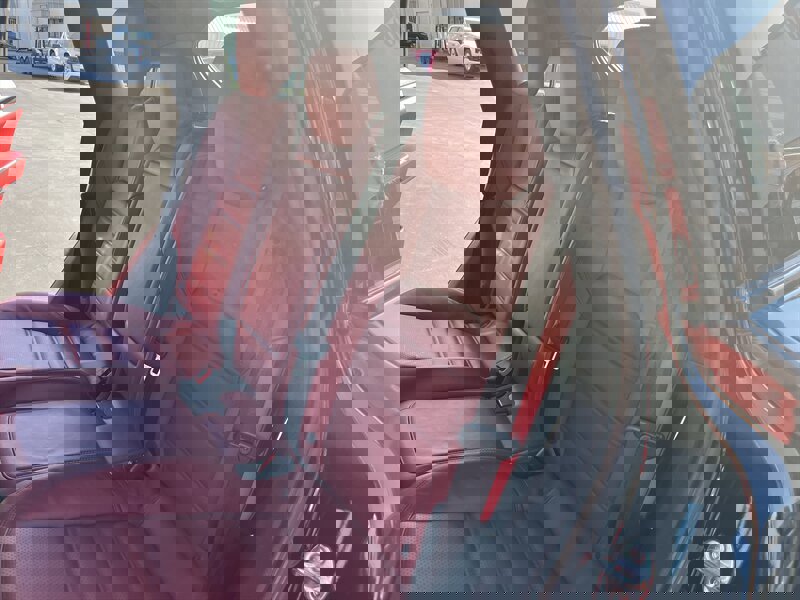 Used 2017 Porsche Cayenne S image 38