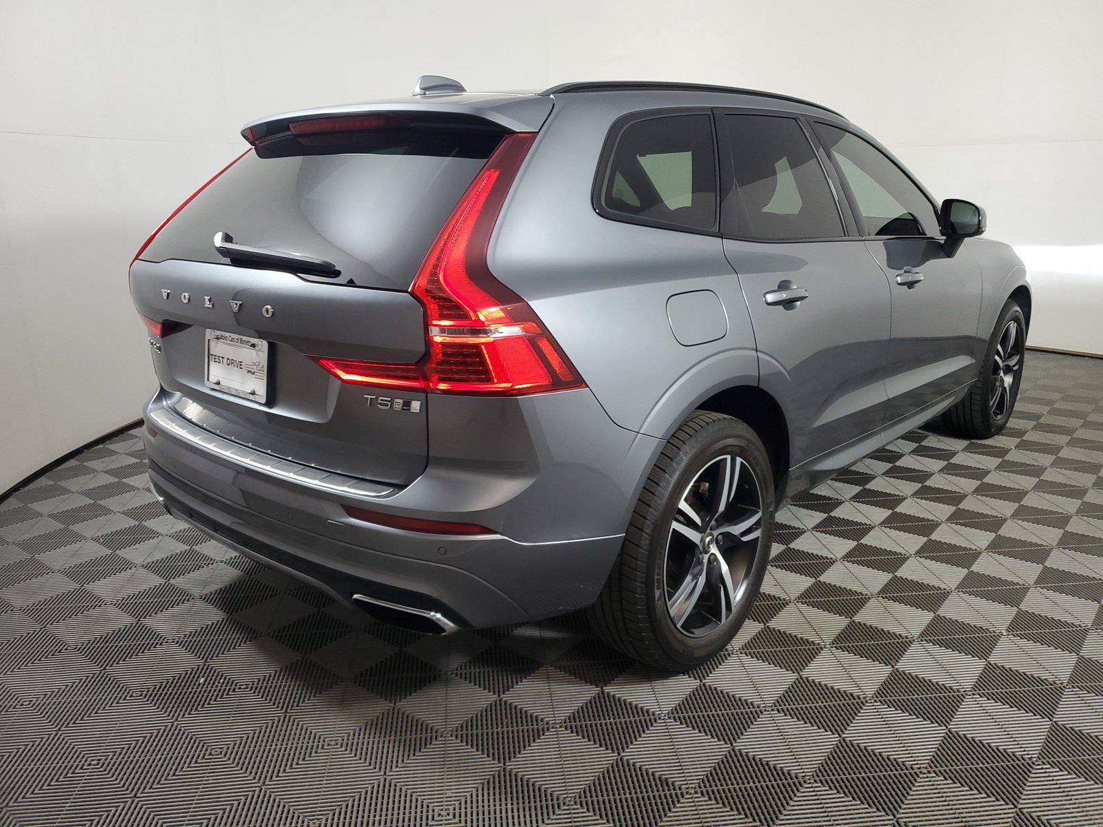 Used 2020 Volvo XC60 T5 R-Design w/ Protection Package Premier AWD/4WD image 6
