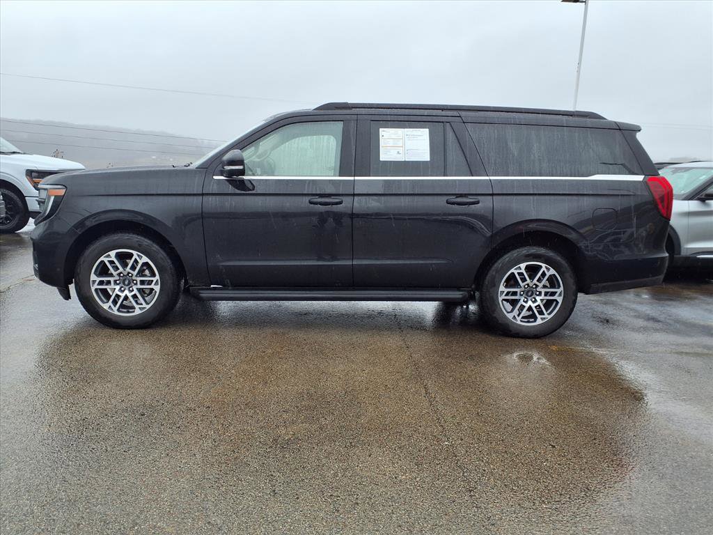 Used 2025 Ford Expedition Max Active image 3