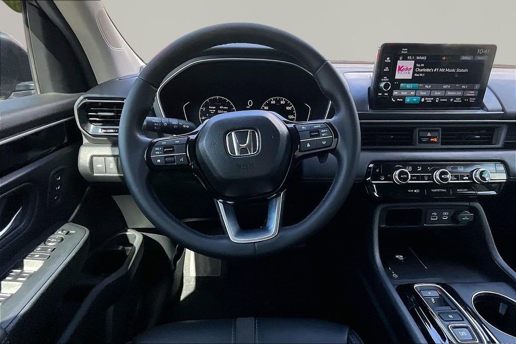 Used 2025 Honda Pilot EX-L image 9