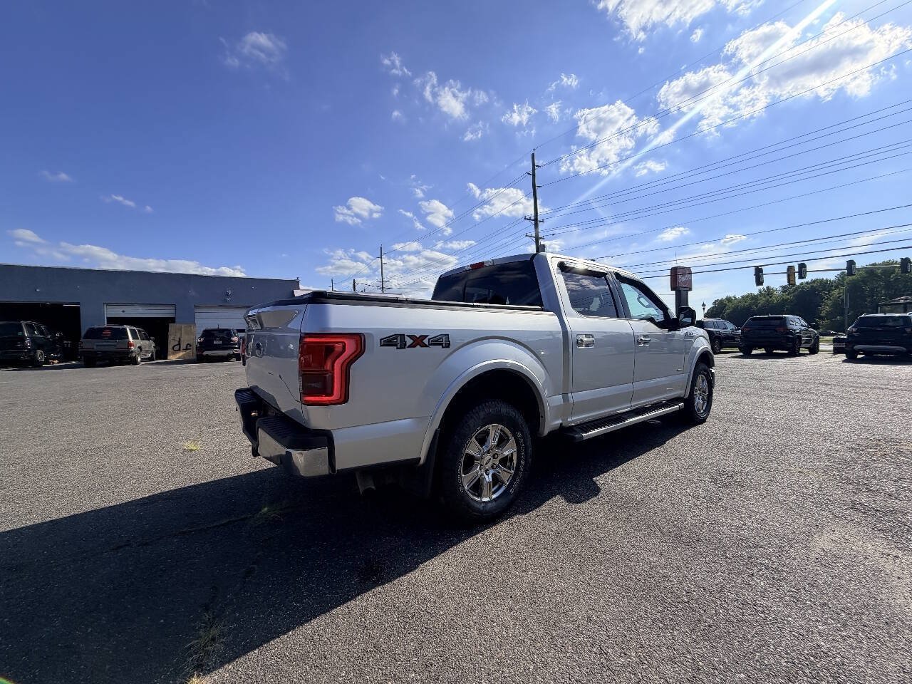 Used 2015 Ford F150 Lariat w/ Equipment Group 502A Luxury AWD/4WD image 21
