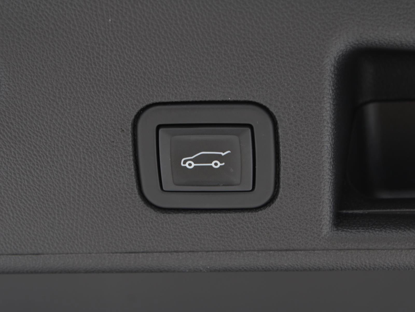 Used 2022 Chevrolet Equinox Premier image 9