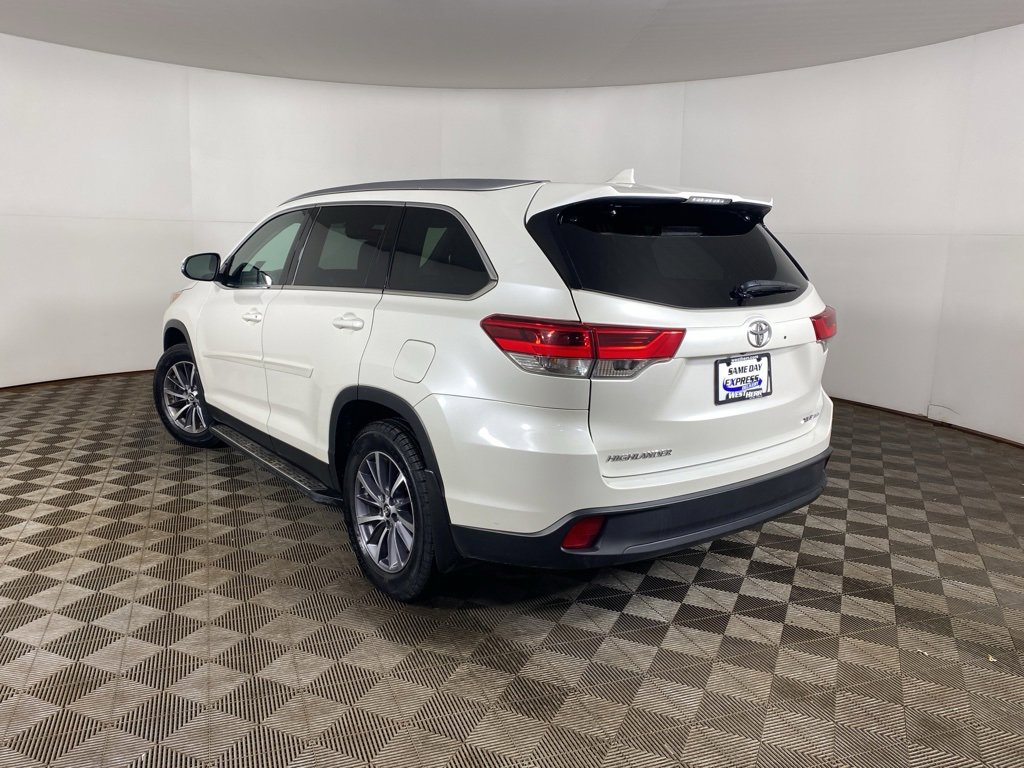 Used 2019 Toyota Highlander XLE image 8