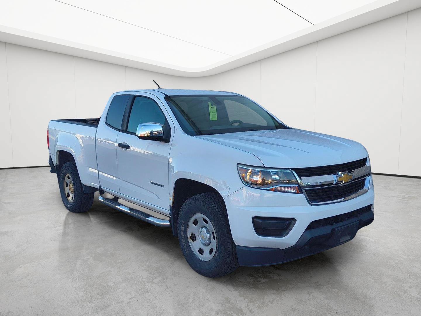 Used 2017 Chevrolet Colorado W/T RWD image 2