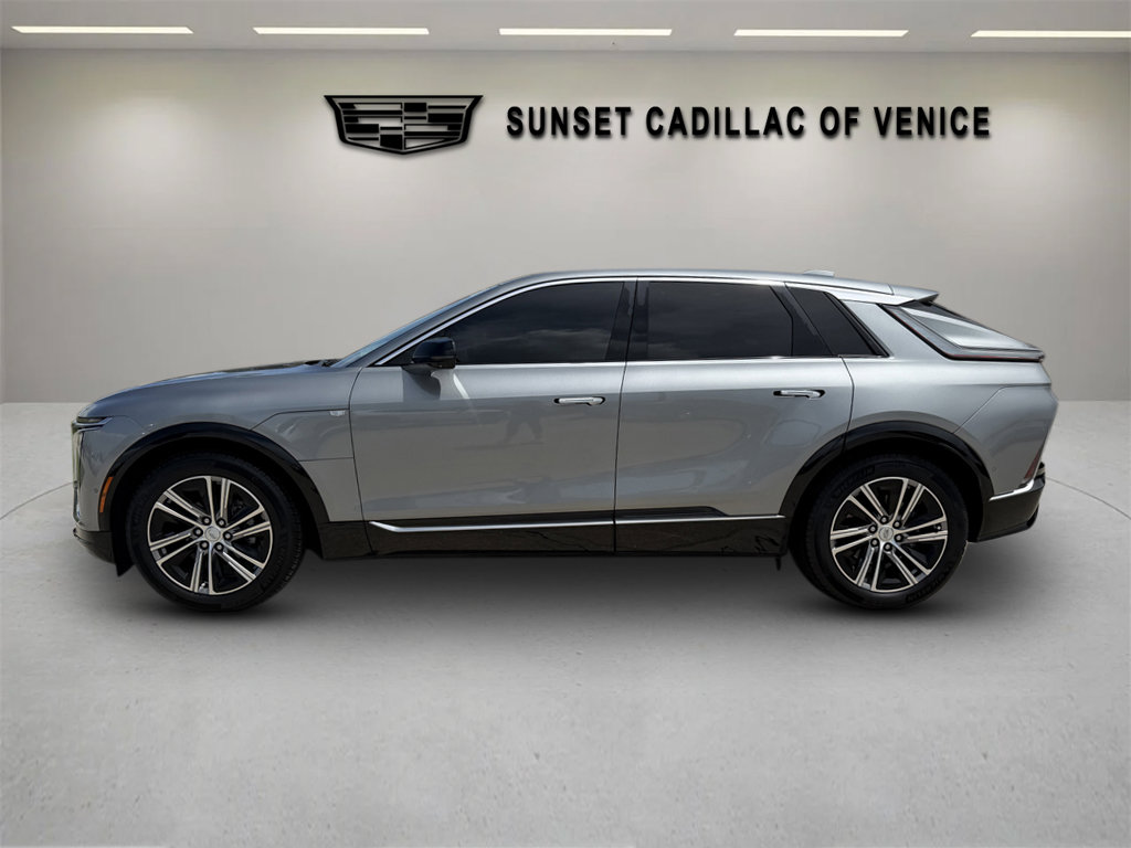 Certified 2024 Cadillac Lyriq Luxury AWD/4WD image 6