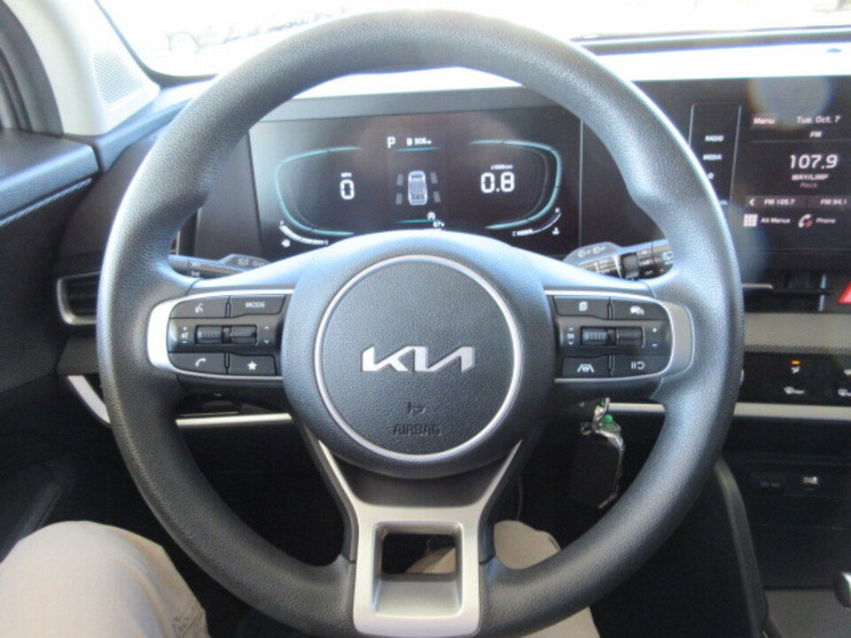 Used 2024 Kia Sportage LX image 25