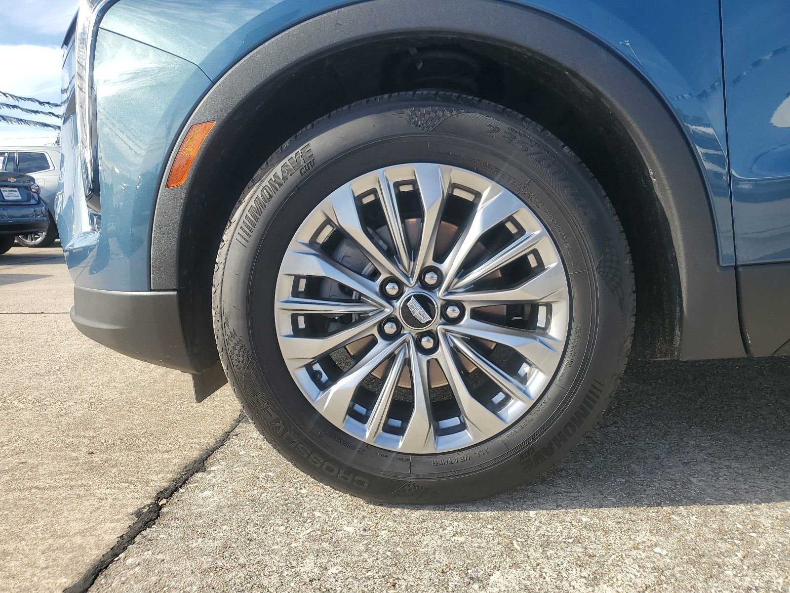 Used 2025 Cadillac XT4 Premium Luxury FWD image 7