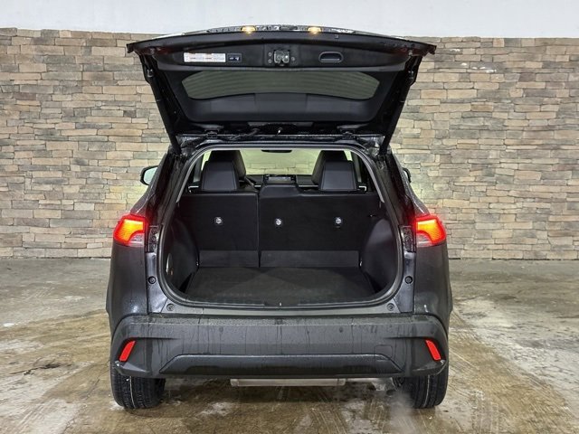 Used 2022 Toyota Corolla Cross XLE w/ Convenience Package image 8