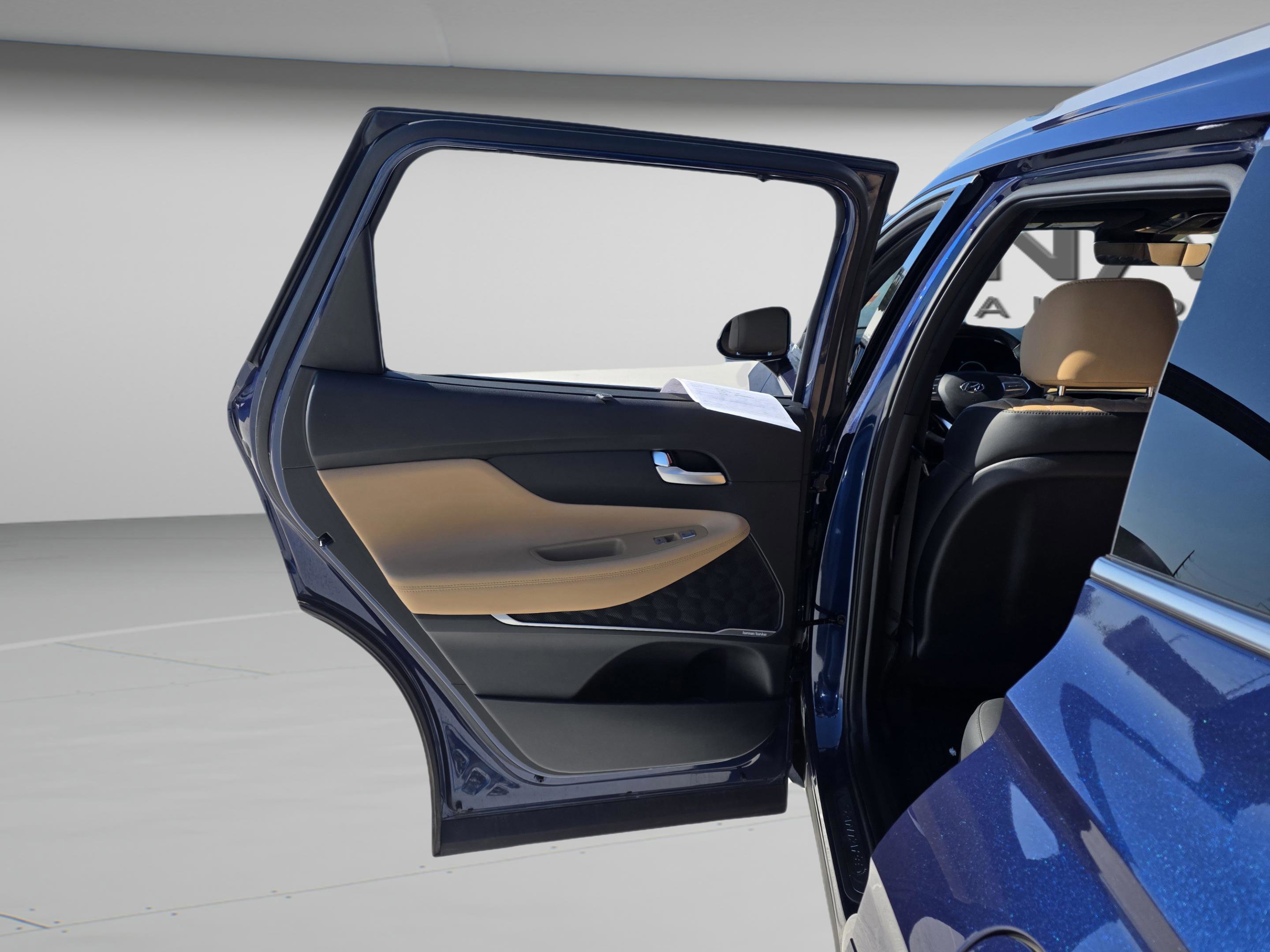 Used 2023 Hyundai Santa Fe Calligraphy image 17