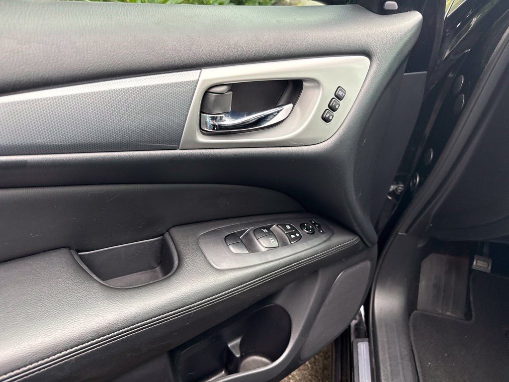 Used 2017 Nissan Pathfinder SL AWD/4WD image 21