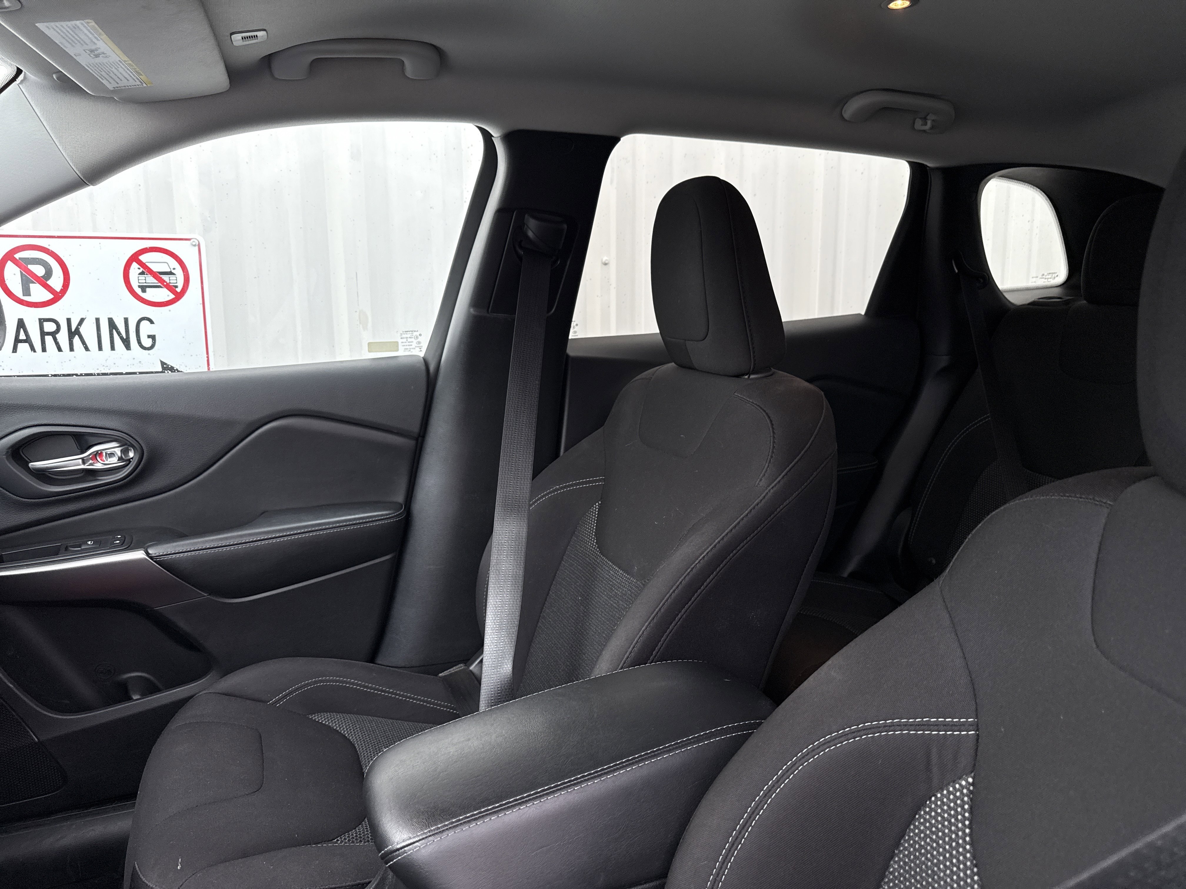 Used 2019 Jeep Cherokee Latitude w/ Popular Appearance Group image 20