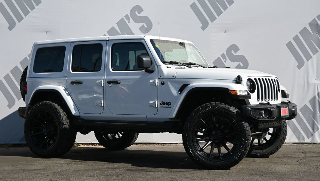 Used 2022 Jeep Wrangler Unlimited Sahara AWD/4WD image 3