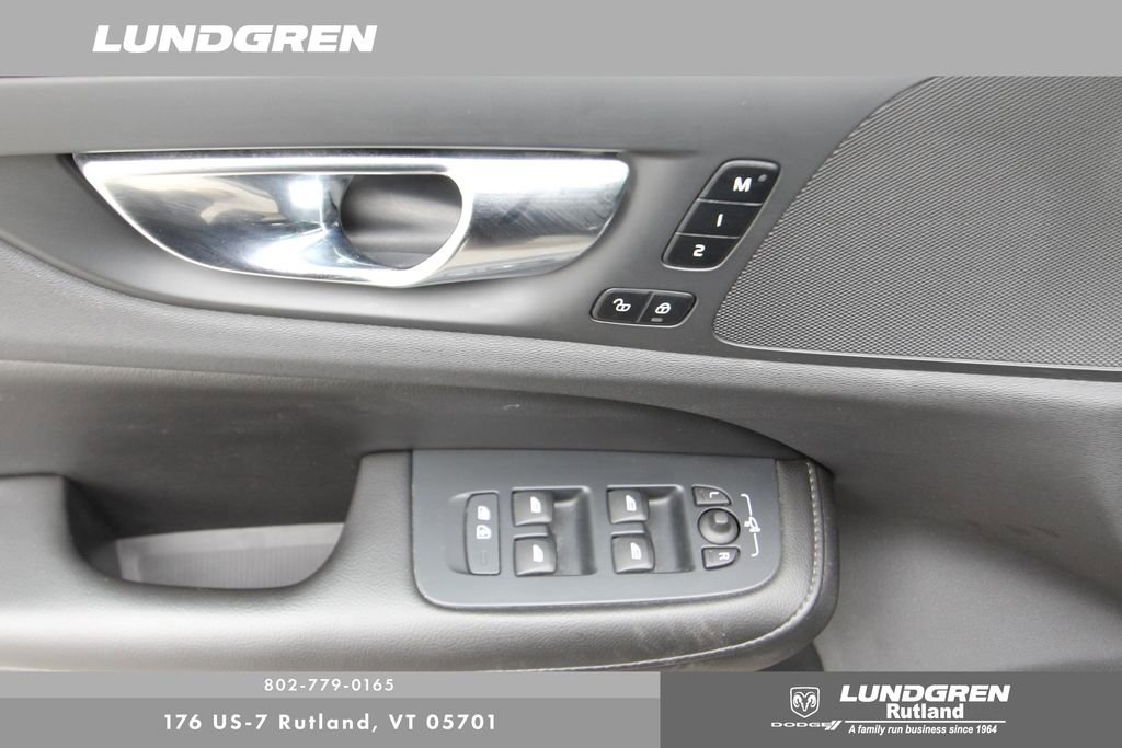 Used 2022 Volvo S60 B5 Momentum w/ Premium Package AWD/4WD image 14