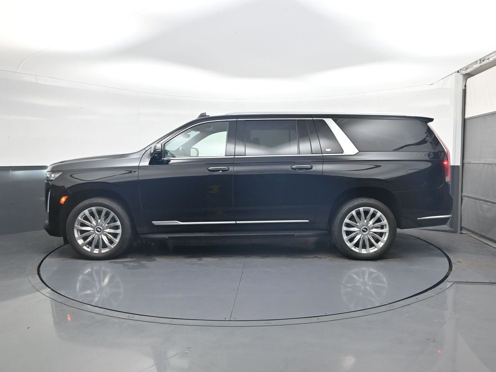 Used 2022 Cadillac Escalade ESV Premium Luxury image 4