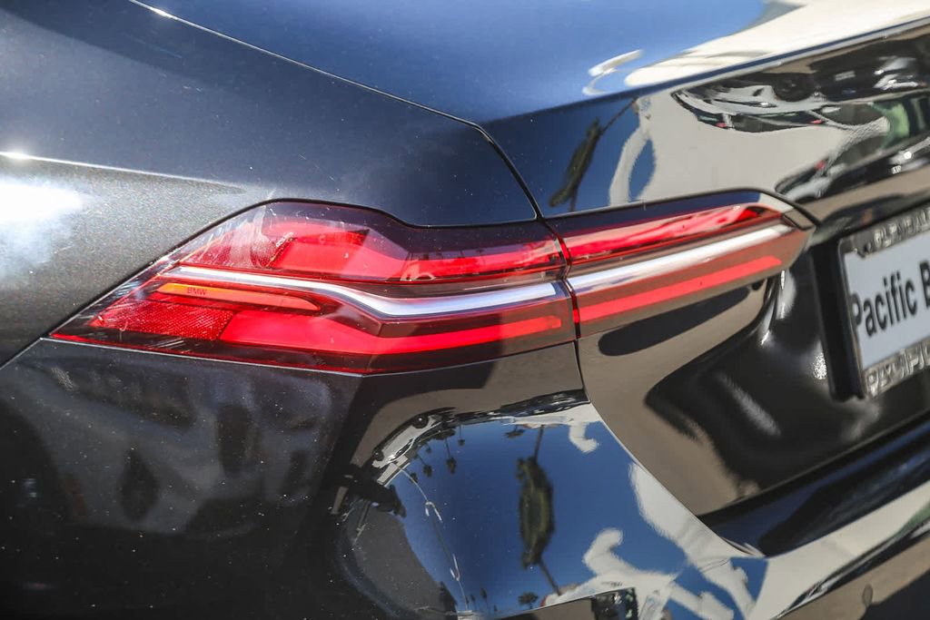 Certified 2025 BMW 530i image 7