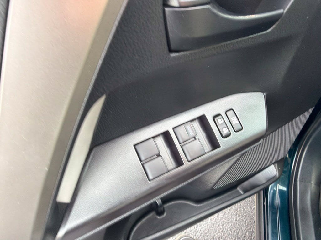 Certified 2018 Toyota RAV4 LE AWD/4WD image 23