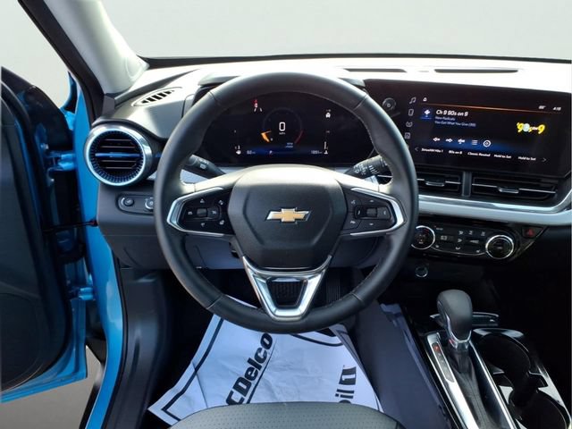 Used 2026 Chevrolet Trax LT w/ LT Convenience Package FWD image 14