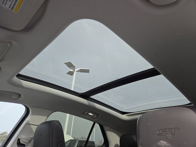 New 2026 Buick Envision Sport Touring image 3