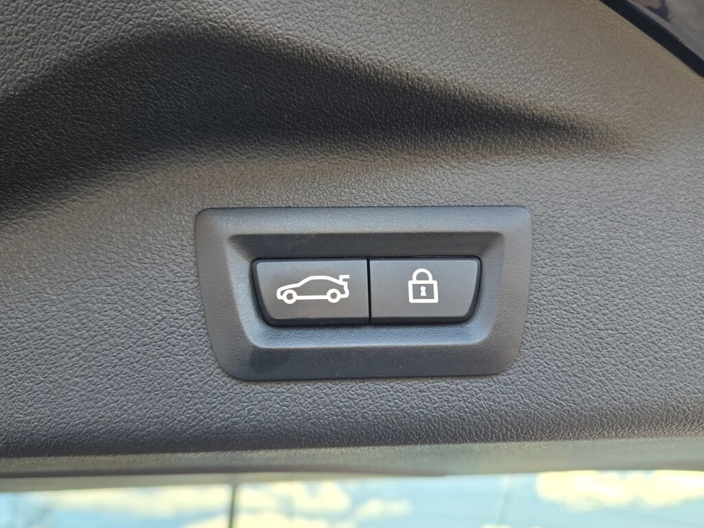 Used 2022 BMW X7 xDrive40i w/ M Sport Package image 26