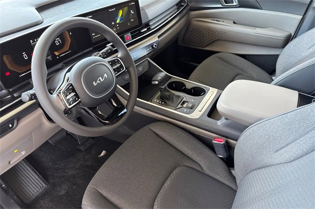 New 2026 Kia Carnival LX image 11