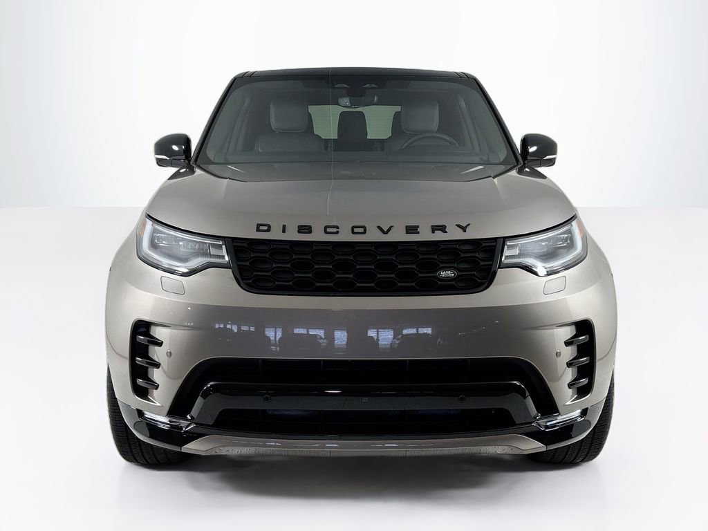 Used 2025 Land Rover Discovery Dynamic SE image 8