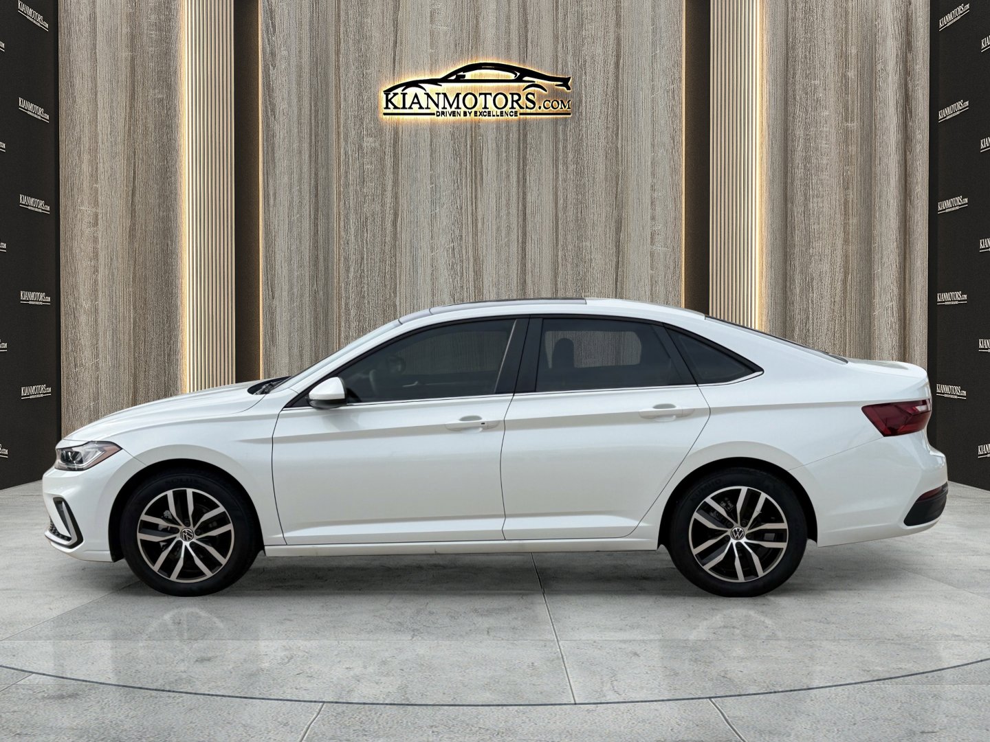 Used 2025 Volkswagen Jetta SE FWD image 5
