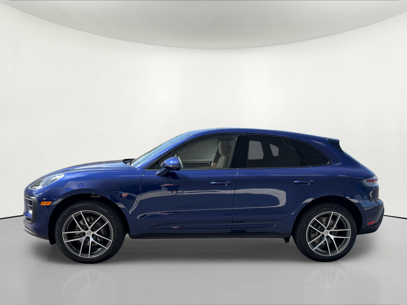 New 2026 Porsche Macan AWD/4WD image 2