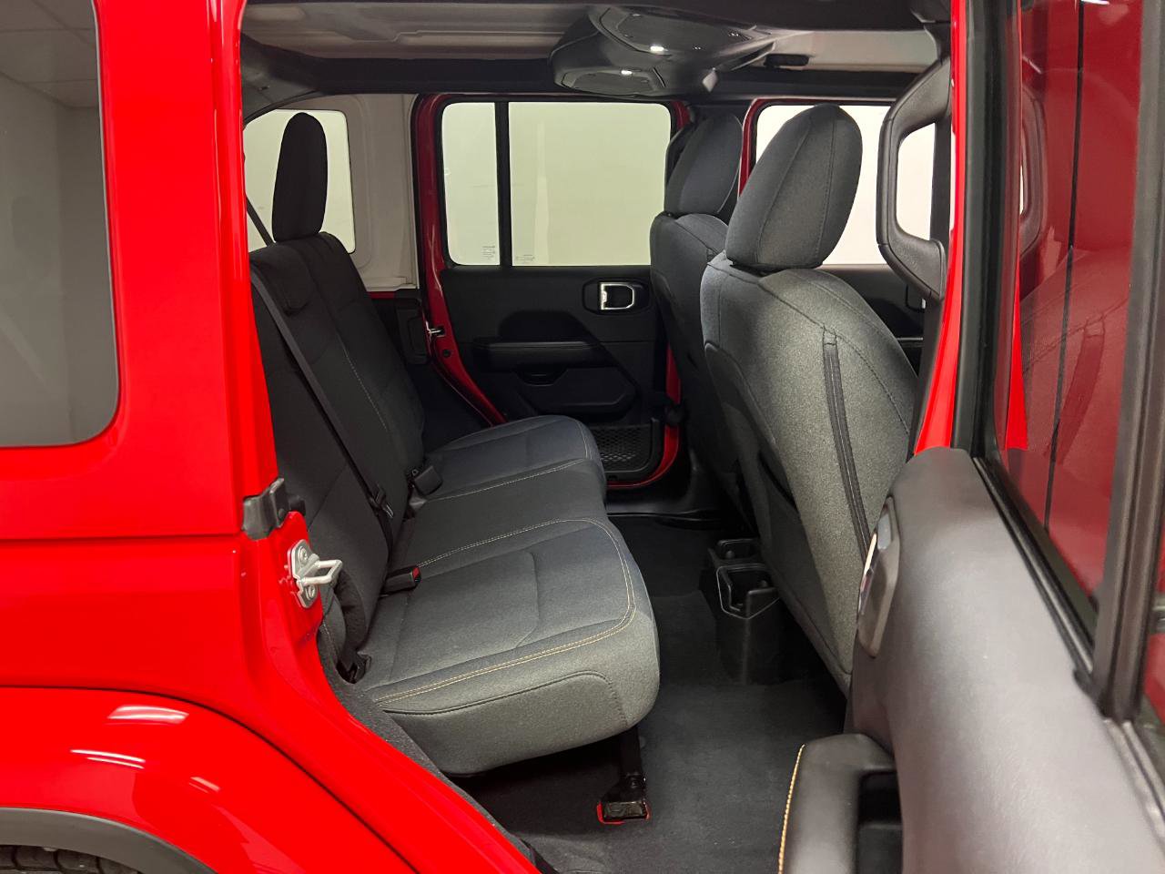 Used 2025 Jeep Wrangler Unlimited Sahara image 55