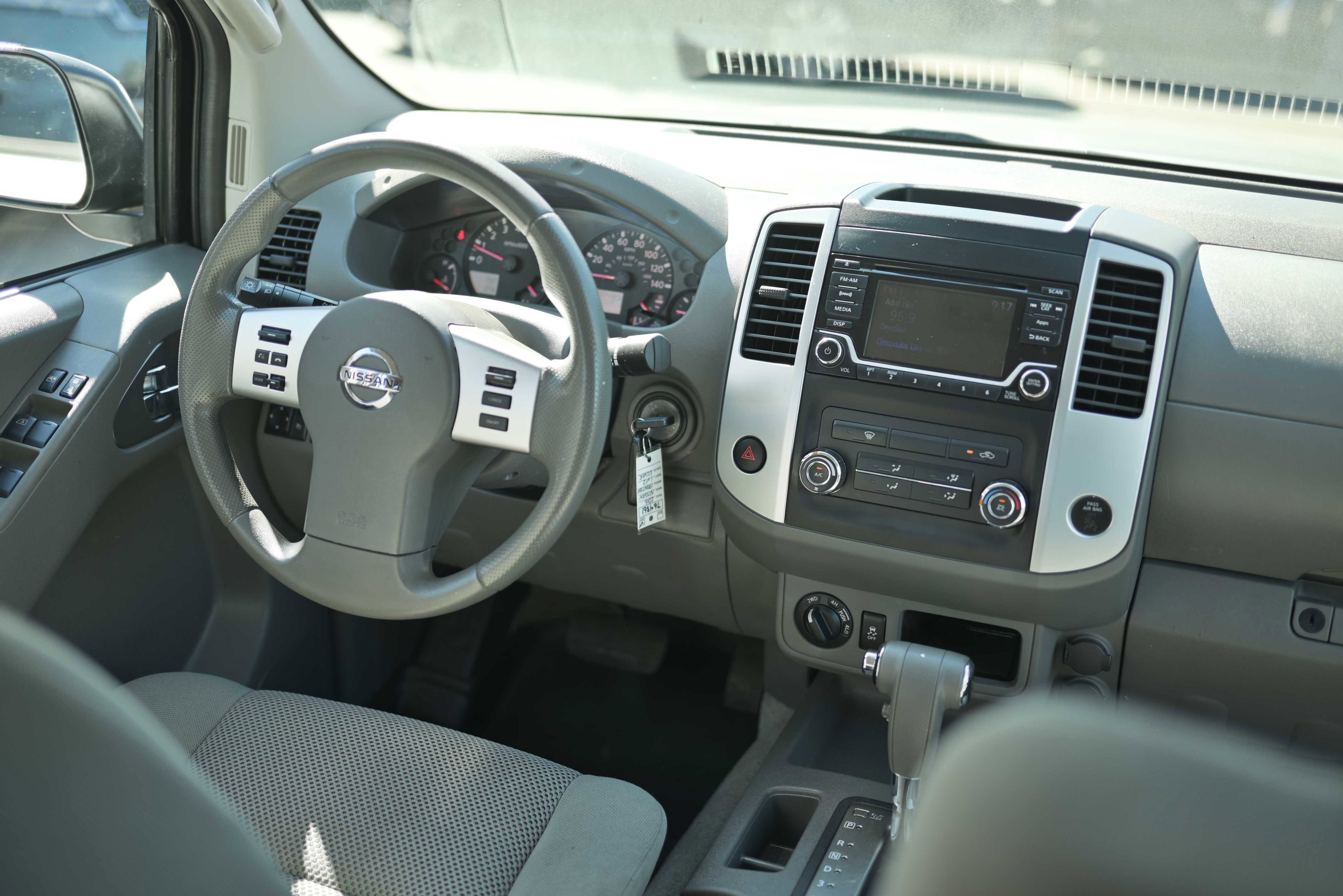 Used 2016 Nissan Frontier SV AWD/4WD image 7