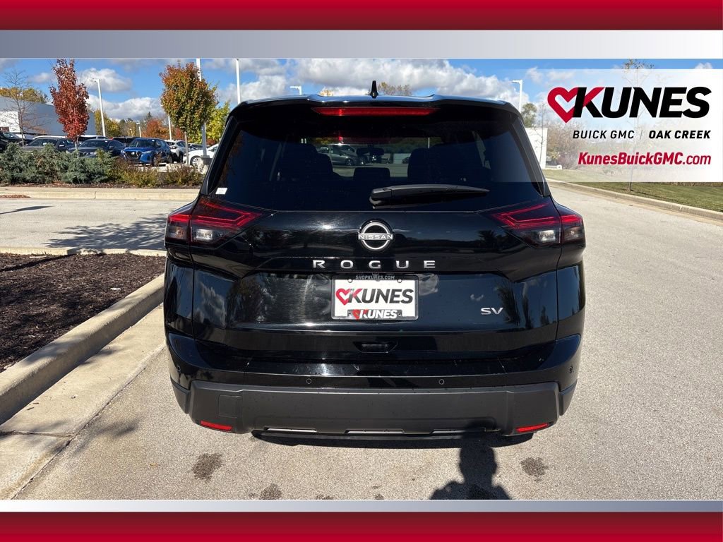 Used 2024 Nissan Rogue SV image 5