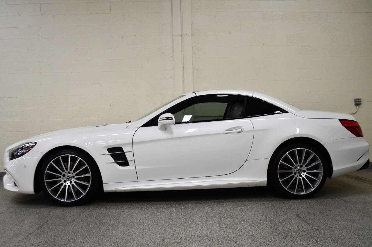 Used 2017 Mercedes-Benz SL 550 SL 550 2dr Convertible image 27