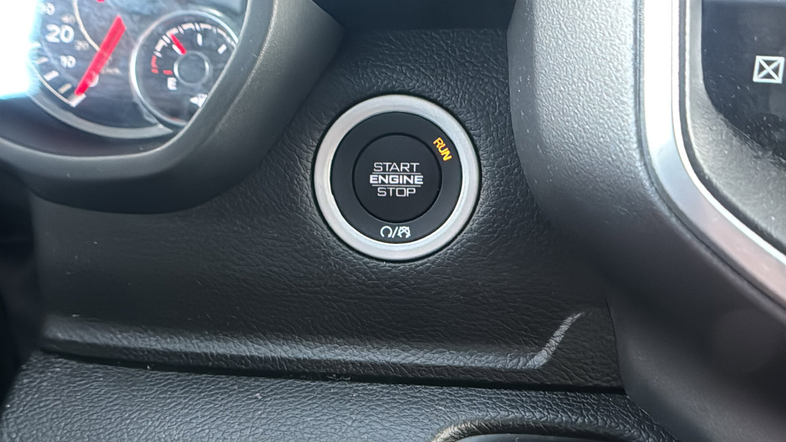 Used 2022 RAM 1500 Big Horn AWD/4WD image 34