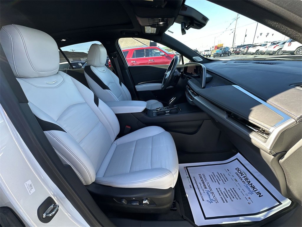 Used 2024 Cadillac XT4 Sport image 25