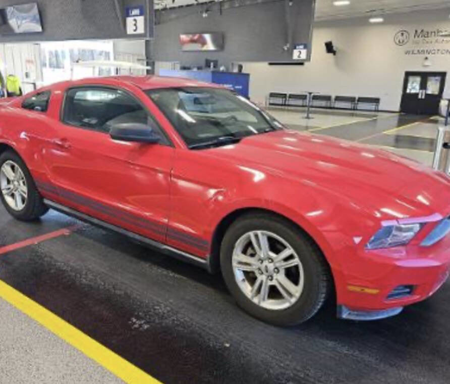 Used 2010 Ford Mustang Premium image 7