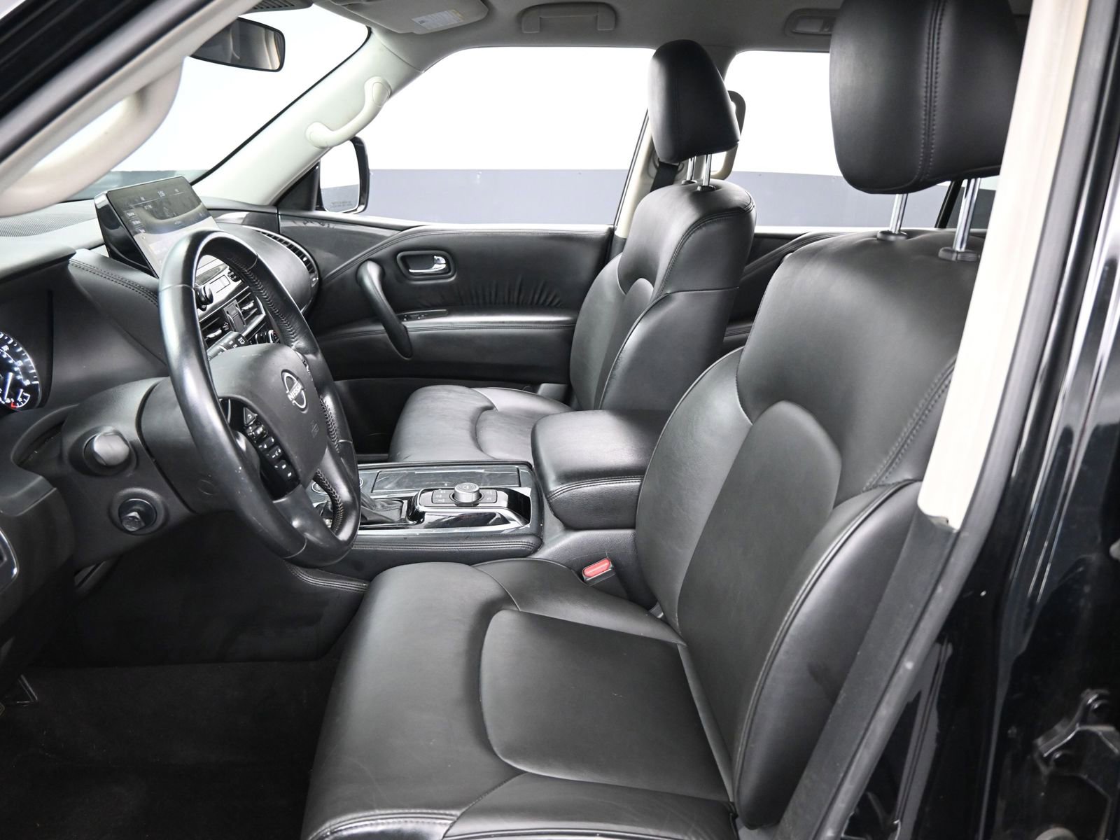 Used 2021 Nissan Armada SV image 9