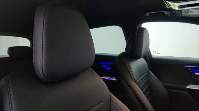 Used 2025 Mercedes-Benz GLC 300 4MATIC image 40