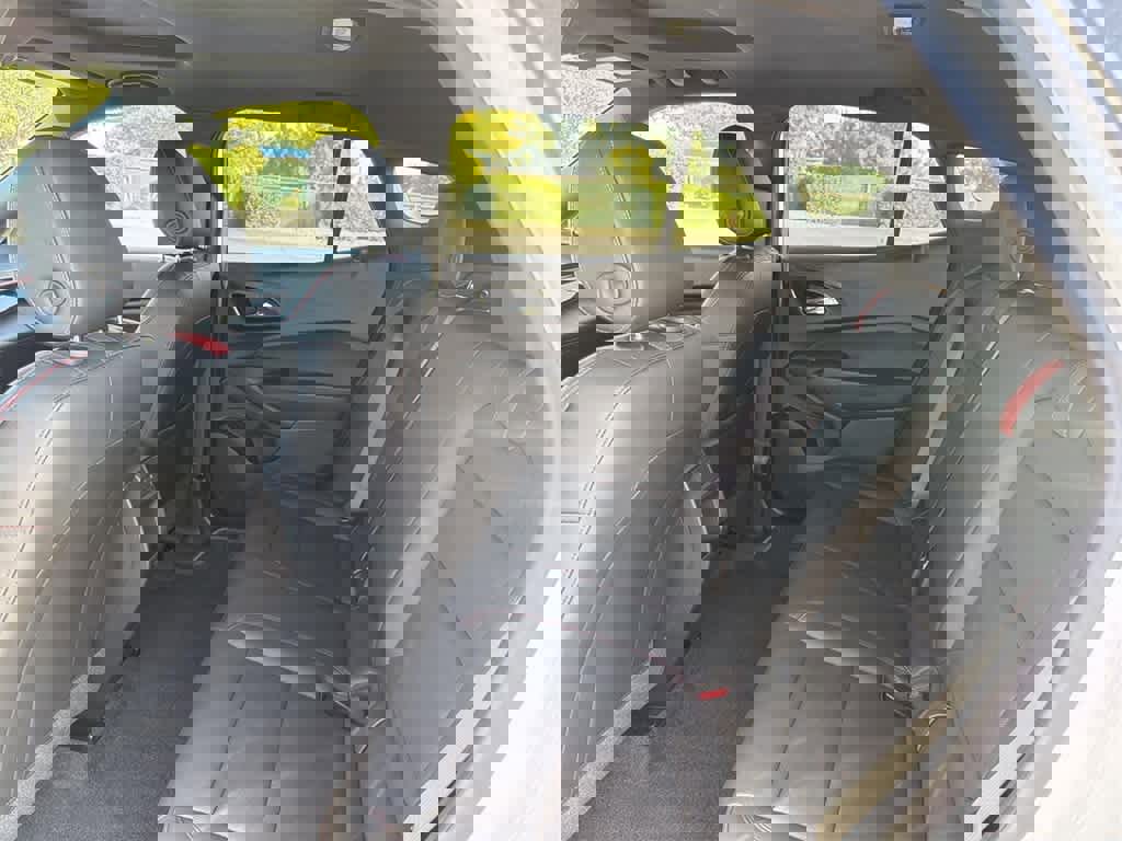 Used 2025 Chevrolet Trax RS w/ Sunroof Package image 29