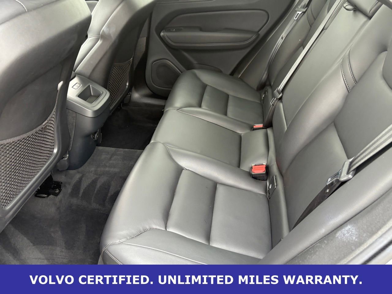 Certified 2025 Volvo XC60 B5 Core image 30