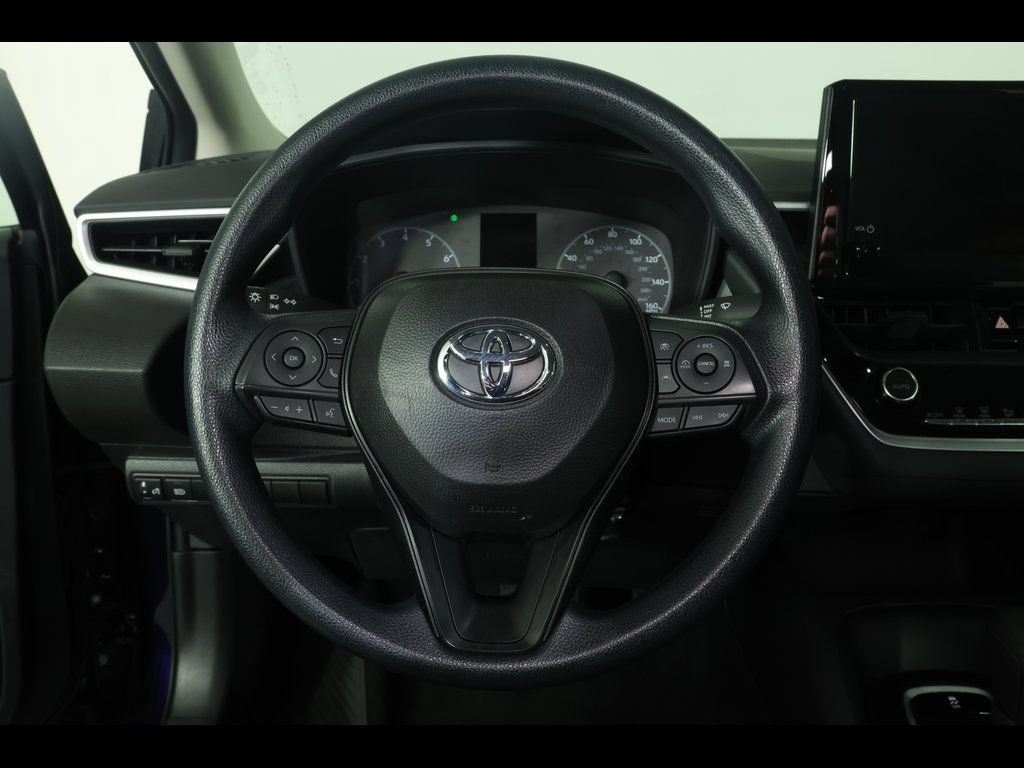 Used 2025 Toyota Corolla LE FWD image 20