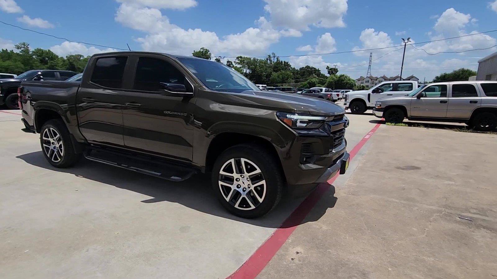 Certified 2024 Chevrolet Colorado Z71 w/ Z71 Convenience Package 2 AWD/4WD image 2