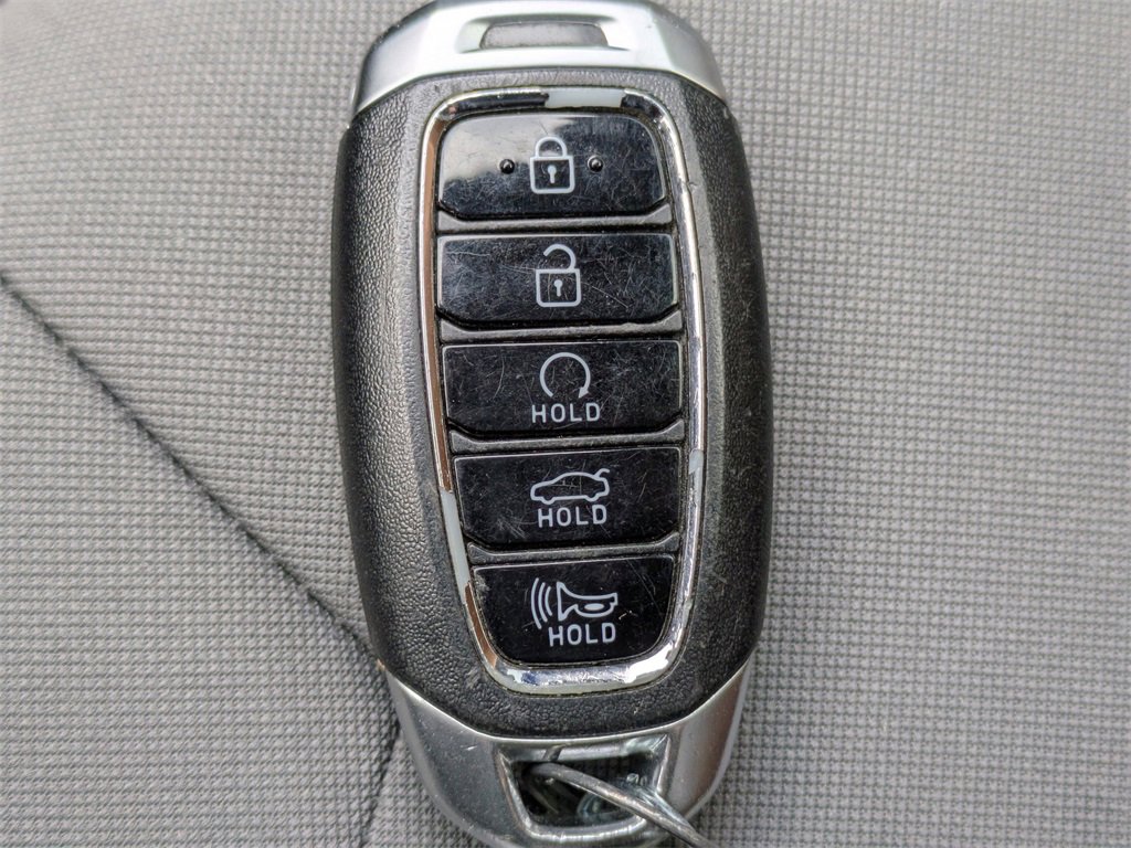 Used 2023 Hyundai Elantra SEL image 27