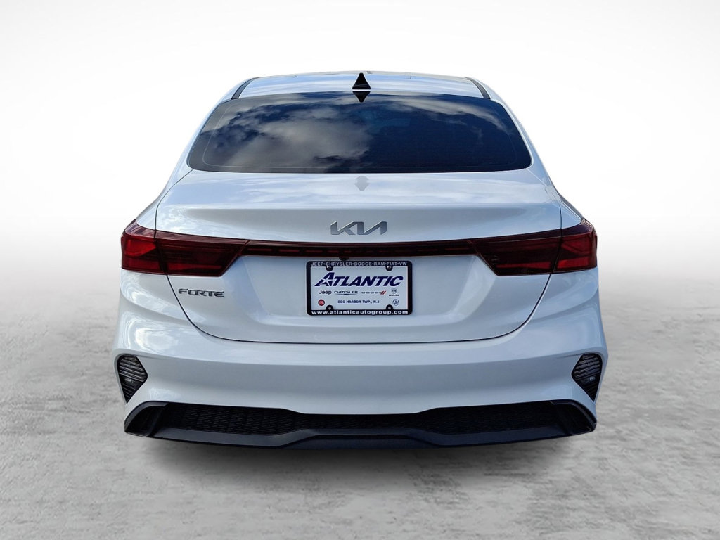 Used 2023 Kia Forte LXS image 4