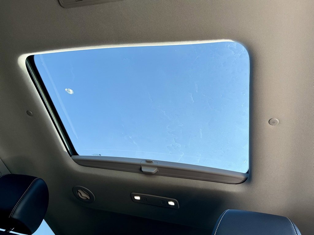 Used 2021 GMC Acadia SLT w/ Elevation Edition image 32