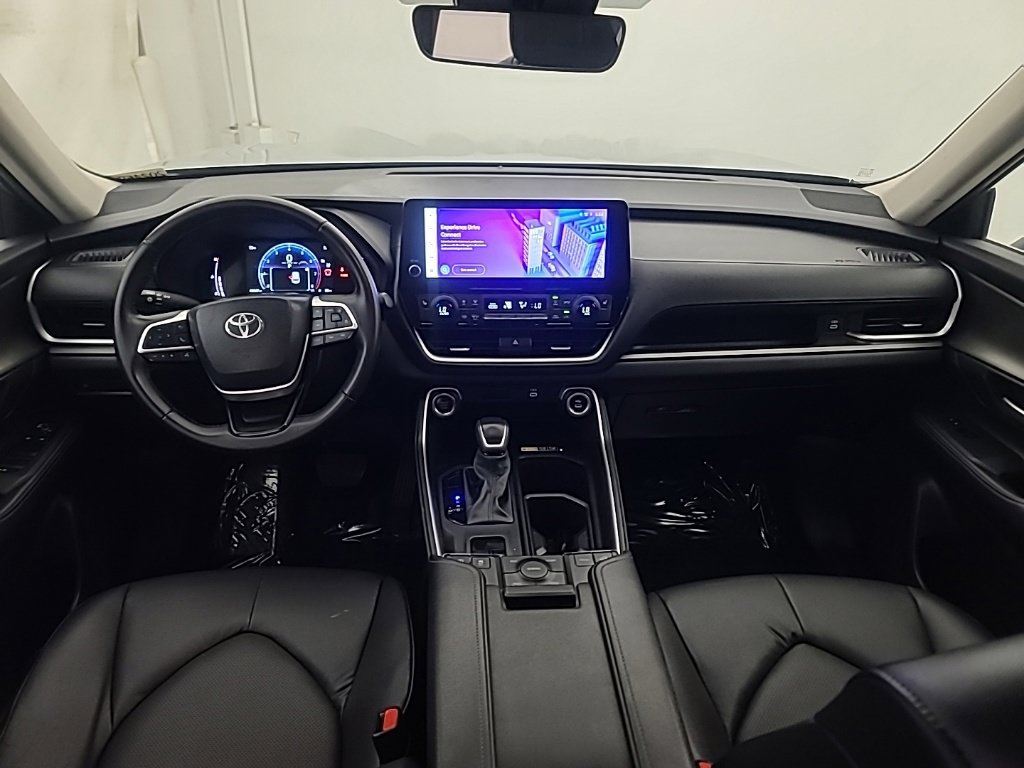 Used 2025 Toyota Grand Highlander AWD image 26