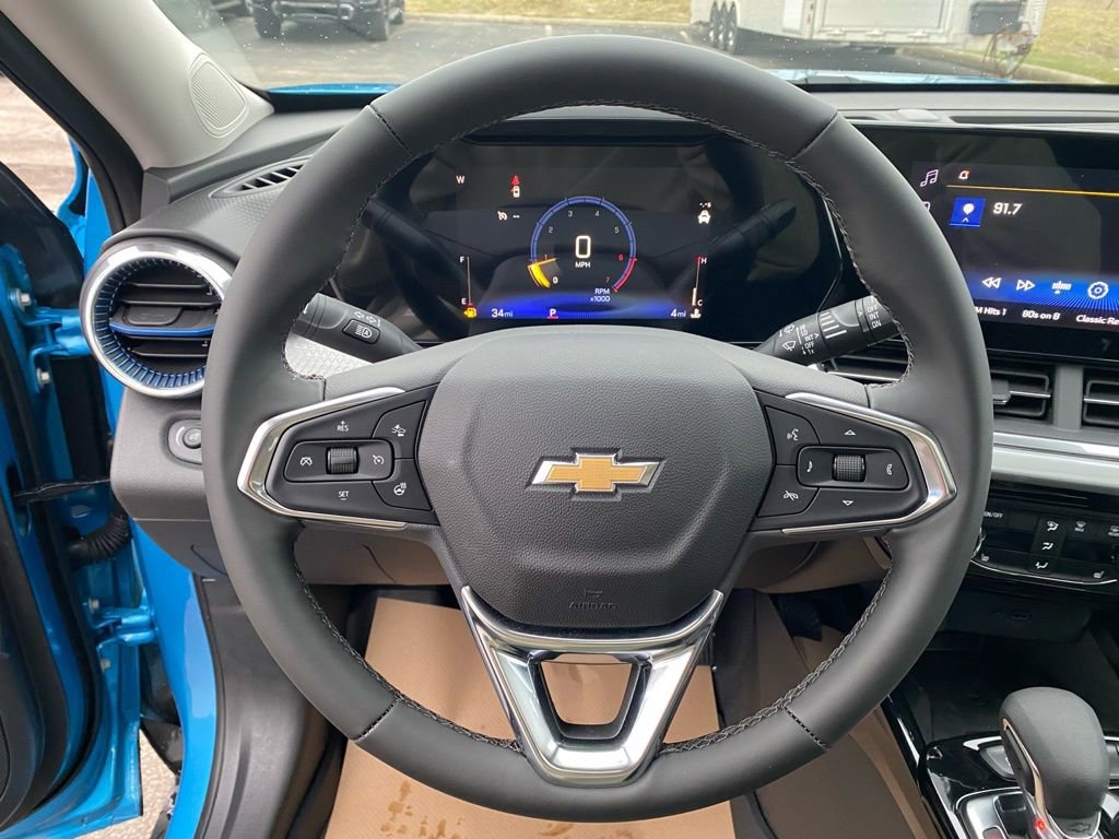 New 2026 Chevrolet Trax LT w/ Sunroof Package image 13