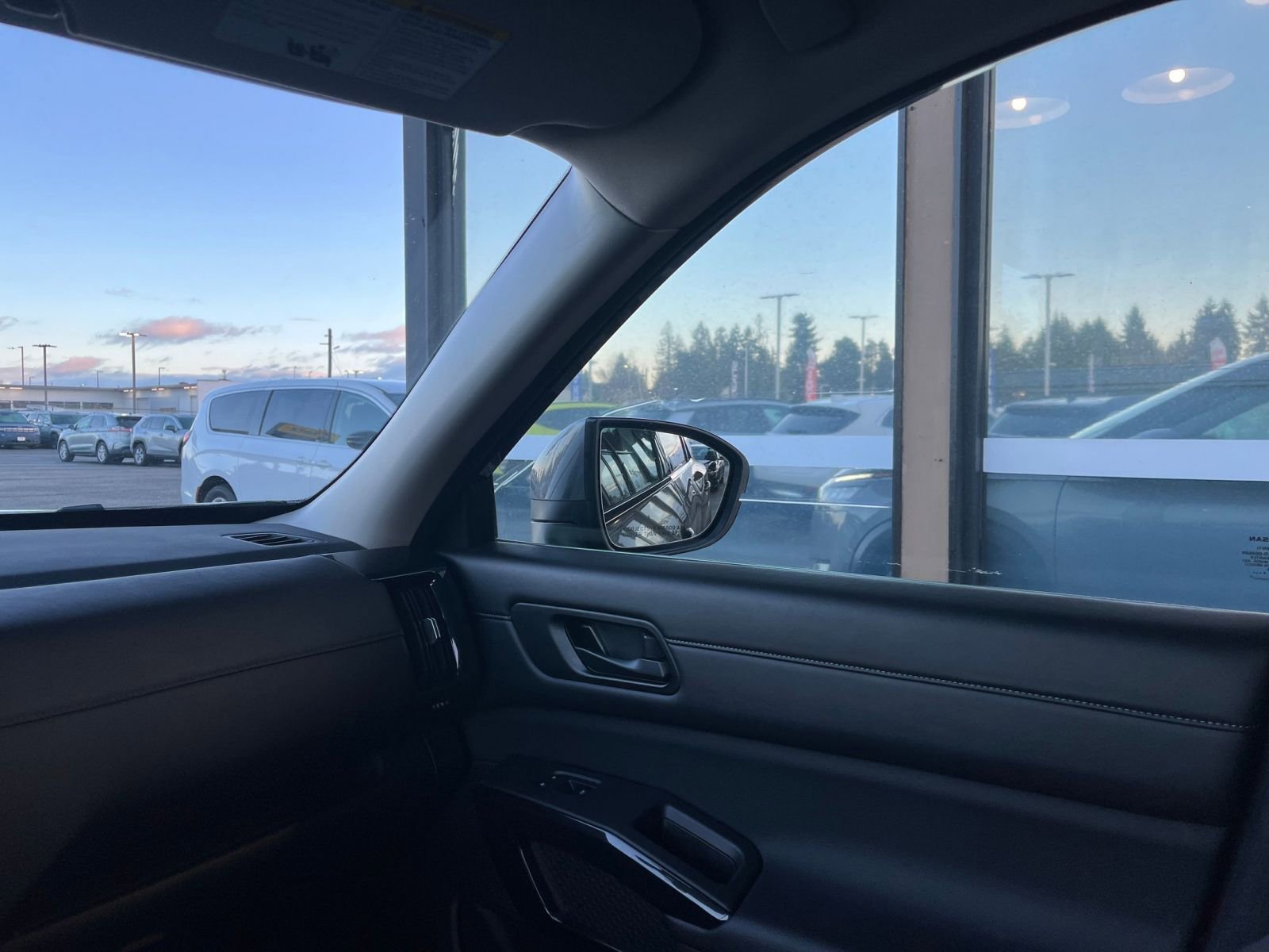 Used 2025 Nissan Pathfinder SV image 37